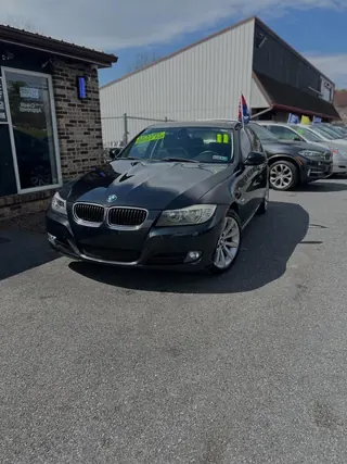 2011 BMW 3 Series photo 2