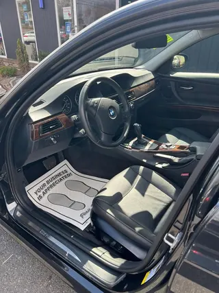 2011 BMW 3 Series photo 8