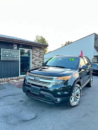 2015 Ford Explorer XLT photo 1