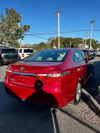2017 Toyota Camry SE photo 4