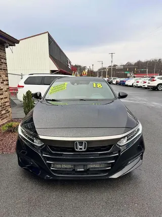 2018 Honda Accord Sport photo 2
