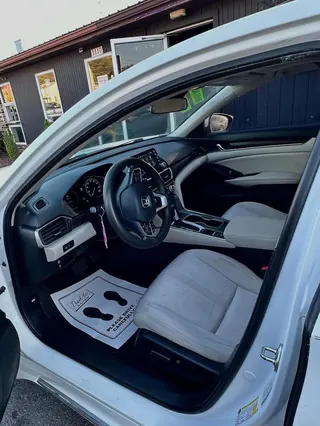 2019 Honda Accord EX photo 8