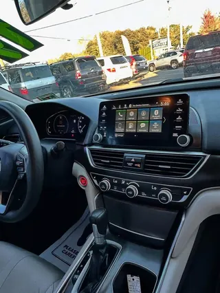 2019 Honda Accord EX photo 14