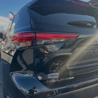 2020 Toyota Highlander LE photo 6