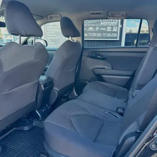 2020 Toyota Highlander LE photo 9