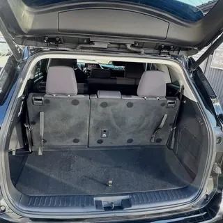 2020 Toyota Highlander LE photo 11