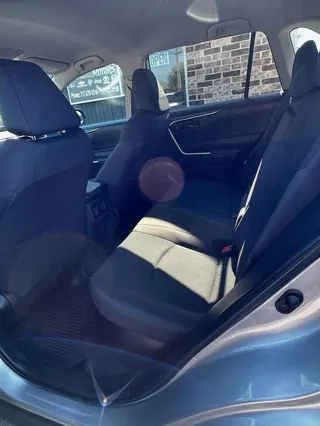 2022 Toyota RAV4 LE photo 11