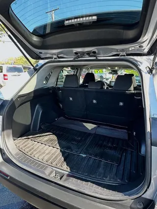 2022 Toyota RAV4 LE photo 12